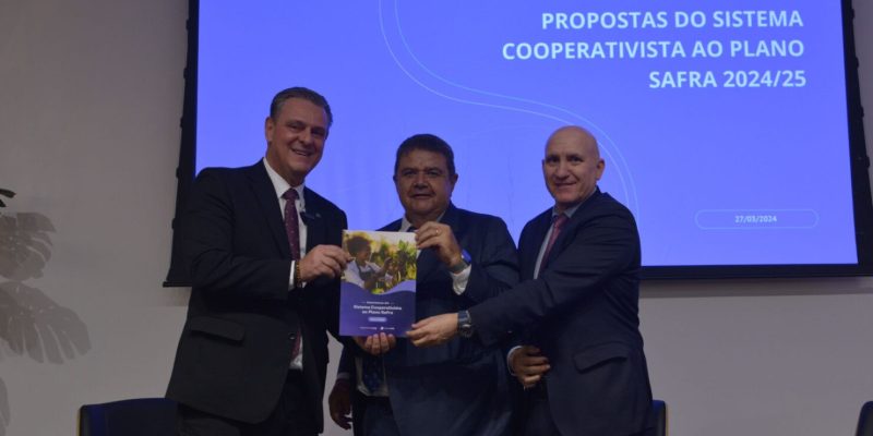 Ministro Carlos Fávaro discute propostas do cooperativismo para o Plano Safra 2024/25